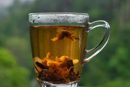 Ayurvedisches Wasser mit Gewürzen